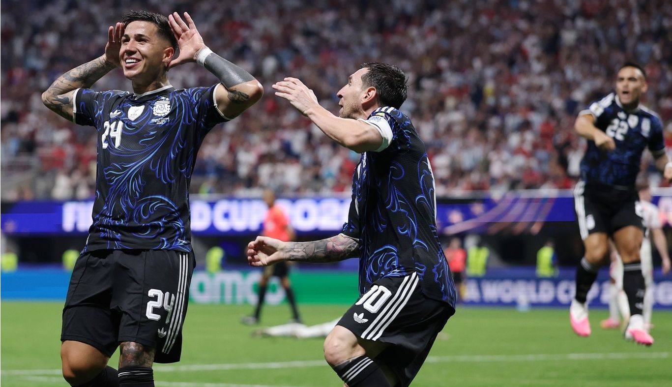 Com a alma de quem nunca desiste, Argentina vira sobre a hora, derrota a Inglaterra e vai à final do mundo