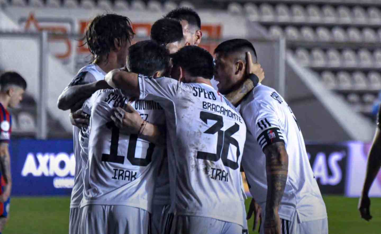 Nos pênaltis, o Riestra elimina um San Lorenzo em crise na Copa Argentina